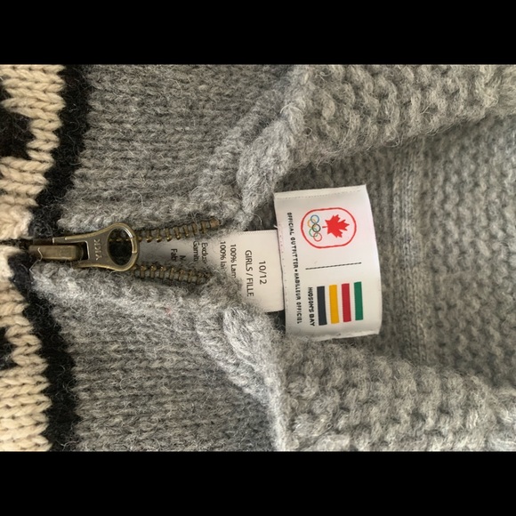 Hudson’s Bay sweater, Girls 10/12, wool, Canadiana, good quality - Picture 2 of 3
